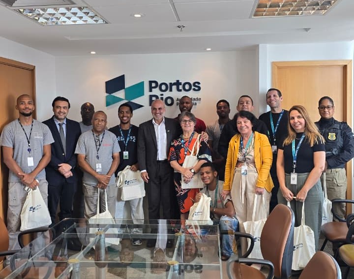 fotinho da entrega dos certifiicados